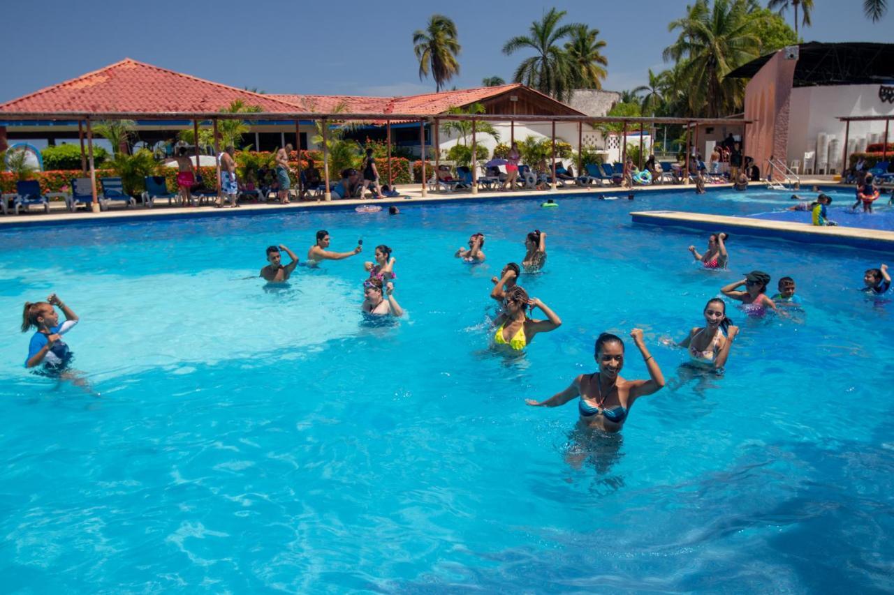 Qualton Club Ixtapa All Inclusive Exterior foto