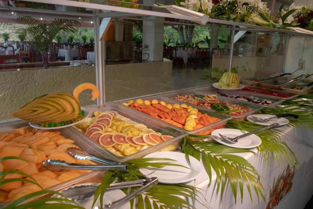Qualton Club Ixtapa All Inclusive Exterior foto